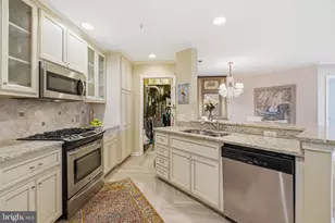 12461 Hayes Ct, Fairfax, VA 22033 - Photo 6