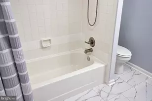 8531 W Oak Pl, Vienna, VA 22182 - Photo 36