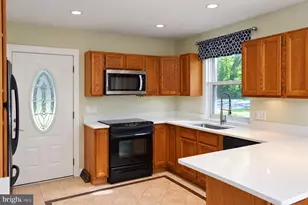 8531 W Oak Pl, Vienna, VA 22182 - Photo 6