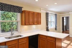 8531 W Oak Pl, Vienna, VA 22182 - Photo 8