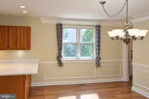 8531 W Oak Pl, Vienna, VA 22182 - Photo 12