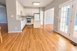 2581 Sutters Mill Dr, Herndon, VA 20171 - Photo 2
