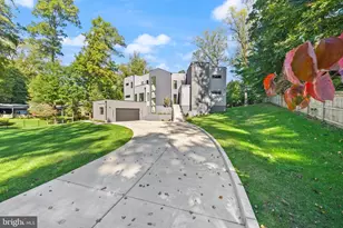 3525 Glenbrook Rd, Fairfax, VA 22031 - Photo 4