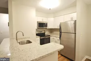 6920 Mary Caroline Cir, Alexandria, VA 22310 - Photo 2