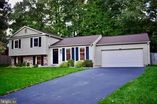 1548 Hiddenbrook Dr, Herndon, VA 20170 - Photo 1