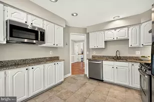 8006 Trevor Pl, Vienna, VA 22182 - Photo 8