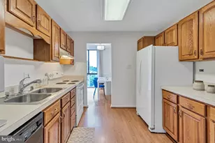 2300 Pimmit Dr, Falls Church, VA 22043 - Photo 6