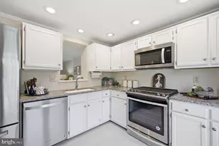 5905 Grisby House Ct, Centreville, VA 20120 - Photo 2