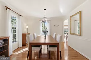 11800 Briar Mill Ln, Reston, VA 20194 - Photo 14