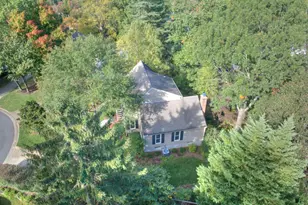 11800 Briar Mill Ln, Reston, VA 20194 - Photo 4