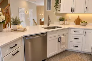 5473 Middlebourne Ln, Centreville, VA 20120 - Photo 8