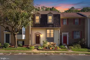 5749 Burke Towne Ct, Burke, VA 22015 - Photo 2