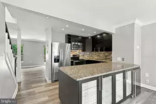 5749 Burke Towne Ct, Burke, VA 22015 - Photo 8
