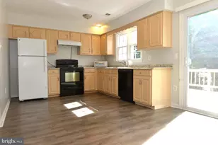 7379 Hidden Knolls Ct, Springfield, VA 22153 - Photo 6