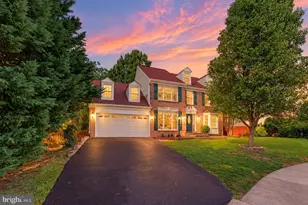 701 Tamani Dr, Herndon, VA 20170 - Photo 2