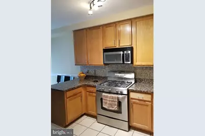 1587 Leeds Castle Drive #102, Vienna, VA 22182 - Photo 2
