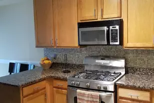 1587 Leeds Castle Dr, Vienna, VA 22182 - Photo 2