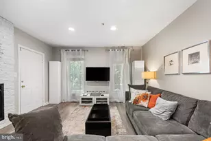 8850 Ashgrove House Ln, Vienna, VA 22182 - Photo 6