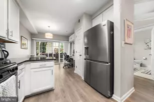 8850 Ashgrove House Ln, Vienna, VA 22182 - Photo 12