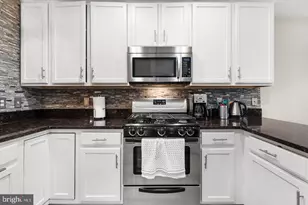 8850 Ashgrove House Ln, Vienna, VA 22182 - Photo 10