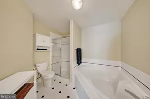 11575 Cavalier Landing Ct, Fairfax, VA 22030 - Photo 30