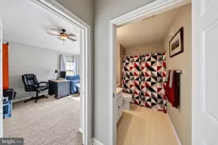 11575 Cavalier Landing Ct, Fairfax, VA 22030 - Photo 36