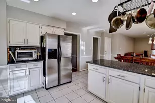 894 Broad Oaks Dr, Herndon, VA 20170 - Photo 2