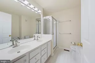 2295 Village Crossing Rd, Falls Church, VA 22043 - Photo 26