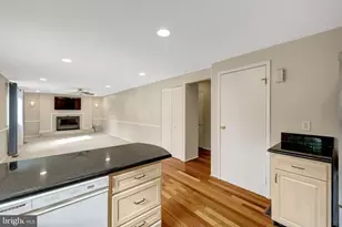 13011 Farthingale Dr, Herndon, VA 20171 - Photo 24