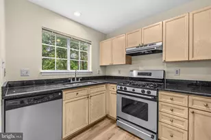 14234 Autumn Cir, Centreville, VA 20121 - Photo 12