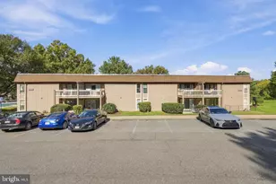 8505 Barrington Ct, Springfield, VA 22152 - Photo 2