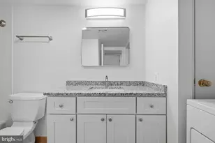 8505 Barrington Ct, Springfield, VA 22152 - Photo 18