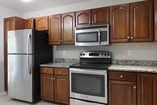 12058 Edgemere Cir, Reston, VA 20190 - Photo 4