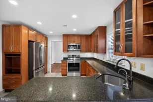 102 Cunningham Park Ct SE, Vienna, VA 22180 - Photo 6