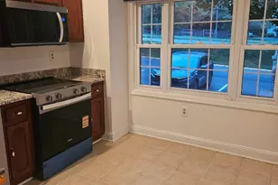 9927 Blake Ln, Oakton, VA 22124 - Photo 4
