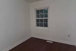 9927 Blake Ln, Oakton, VA 22124 - Photo 10