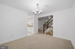 5806 High Bluff Ct, Burke, VA 22015 - Photo 10