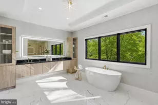 6913 Berkeley St, Falls Church, VA 22043 - Photo 36