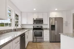 12802 Melvue Ct, Fairfax, VA 22033 - Photo 6