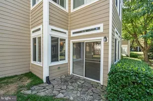 12232 Fort Buffalo Cir, Fairfax, VA 22033 - Photo 36
