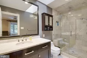 6916 Mclean Park Manor Ct, McLean, VA 22101 - Photo 4