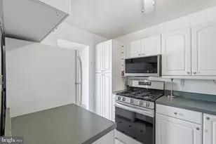 2648 Redcoat Dr, Alexandria, VA 22303 - Photo 16