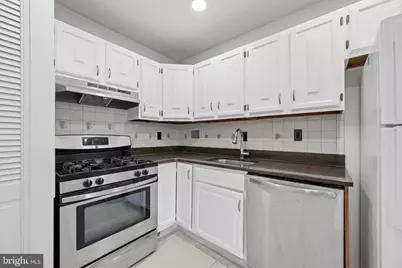 6145 Leesburg Pike #404, Falls Church, VA 22041 - Photo 12