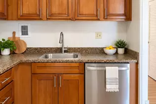 2634 Wagon Dr, Alexandria, VA 22303 - Photo 6