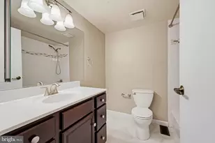 5906 Oak Leather Dr, Burke, VA 22015 - Photo 18