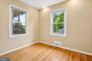 5828 Edgehill Dr, Alexandria, VA 22303 - Photo 6