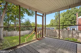 5828 Edgehill Dr, Alexandria, VA 22303 - Photo 12
