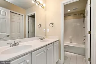 10013 Blake Ln, Oakton, VA 22124 - Photo 34