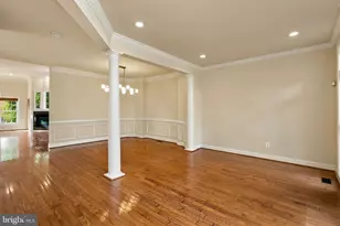 10013 Blake Ln, Oakton, VA 22124 - Photo 6