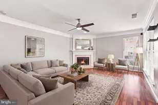 8210 Crossbrook Ct, Lorton, VA 22079 - Photo 4